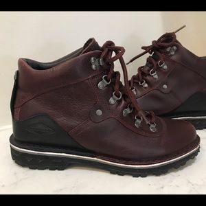 Merrell Sugarbush Valley Hiking Boots - Waterproof, Leather Women’s size 8
